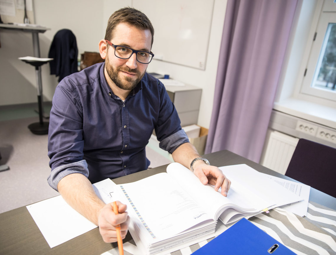 Tekninen johtaja Kimmo Toukoniemi on tyytyväinen siihen, miten Varilan koulun suunnittelu ja urakointi toteutuvat. NCC on osoittautumassa luottamuksen arvoiseksi kumppaniksi.