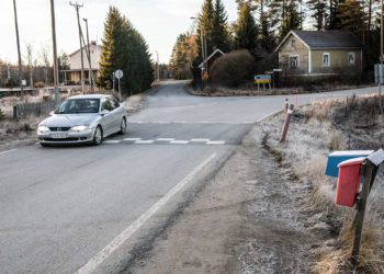 Eri puolilla Sastamalaa on viime päivinä ihmetelty lähtevän kirjepostin laatikoiden katoamista. Kuva Sammaljoelta.