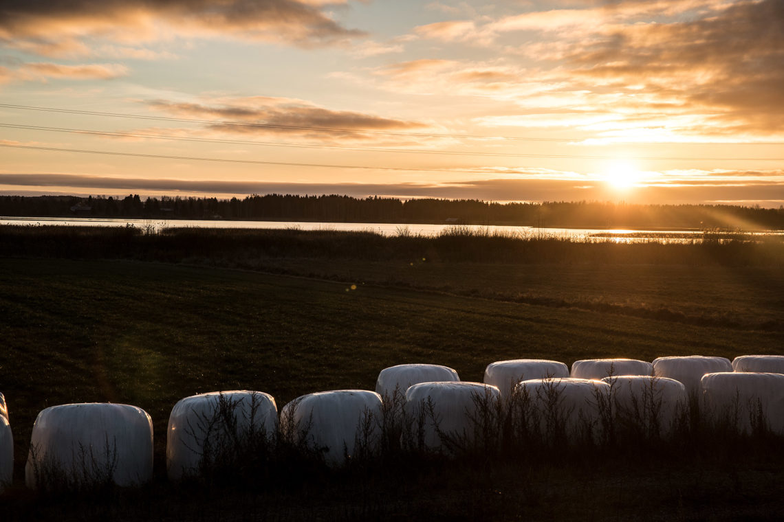 Lauantaina elämme vielä kesäaikaa. Sunnuntaina alkaa normaali aika, jota myös talviajaksi nimitetään.
