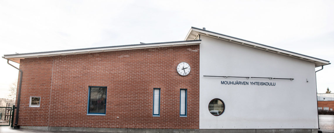 Mouhijärven yhteiskoulu.