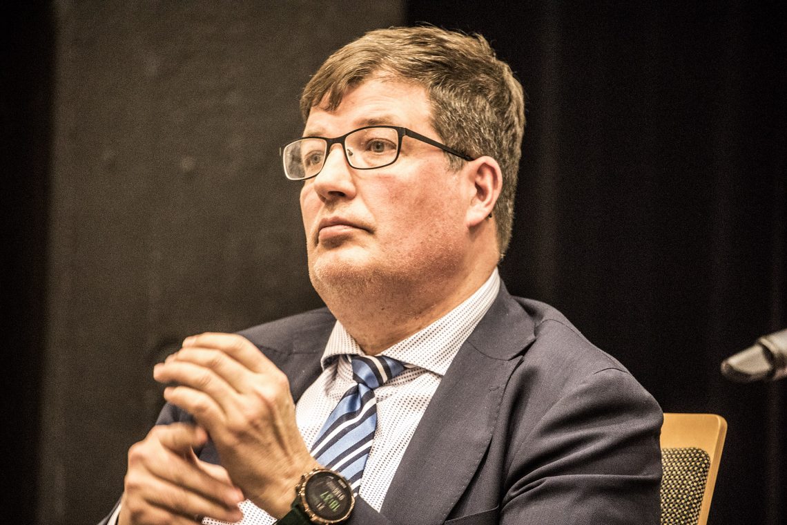 Arto Satonen toteaa, että hoivakotien valvonta on Suomessa jäänyt liian vähälle.