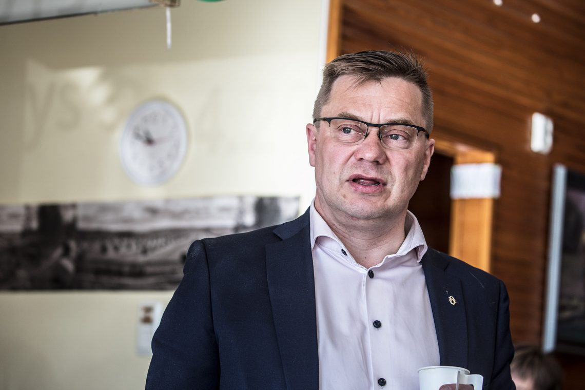 Pertti Hakanen Elämäni vastatuuli jatkui Puheenaiheet.fi